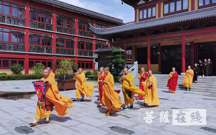 「佛教」佛欢喜日 上海洪福禅寺举行盂兰盆传供法会