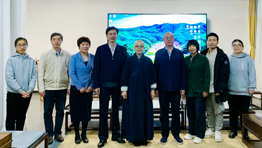 「中医」江西省中医药管理局局长谢光华看望曹山中医团队 「中医」江西省中医药管理局局长谢光华看望曹山中医团队