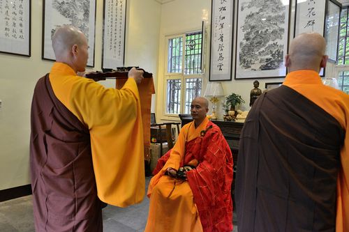 「放生仪轨」浙江温州妙果寺举行放生和传授三皈依五戒法会 「放生仪轨」浙江温州妙果寺举行放生和传授三皈依五戒法会