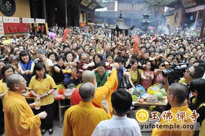 「观音」上海玉佛禅寺举行观音菩萨圣诞法会 数百信徒参与