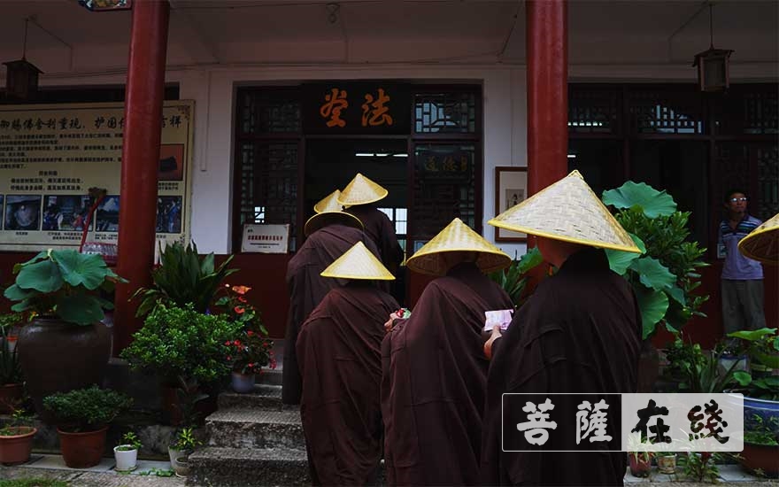 「佛教」天柱山三祖禅寺举行托钵乞食供佛斋僧法会 「佛教」天柱山三祖禅寺举行托钵乞食供佛斋僧法会