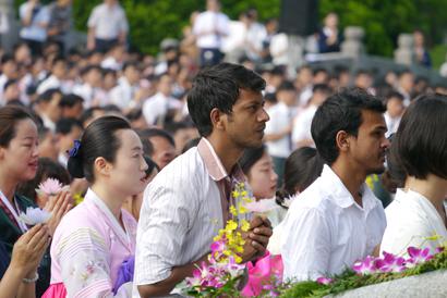 「慈济」万人祈福孝亲感恩 慈济全球浴佛大典