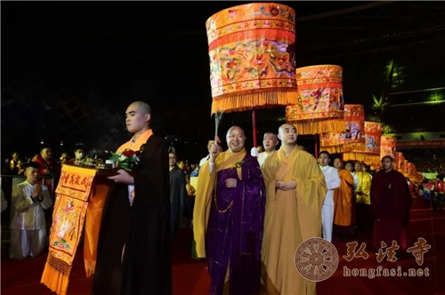 「佛教」感恩这个时代，感恩与你同行 ——2017年万众普佛供灯祈福大典