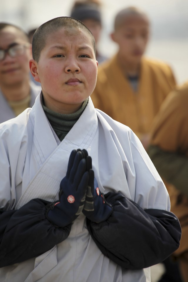 「五台山」农历正月十七传济法师三步一拜五台山---起香圆满