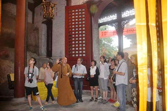 「佛教」德国北威州阿滕多恩市青年代表团到徐州兴化寺参访 「佛教」德国北威州阿滕多恩市青年代表团到徐州兴化寺参访