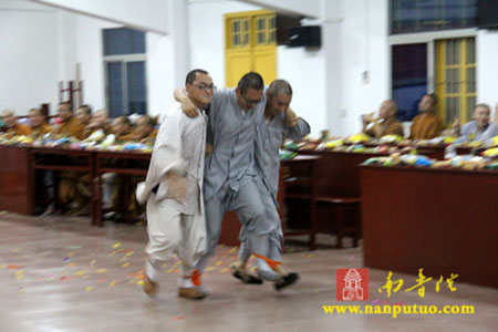 福建闽院男众部举办“贺中秋·迎国庆”师生大联欢晚会