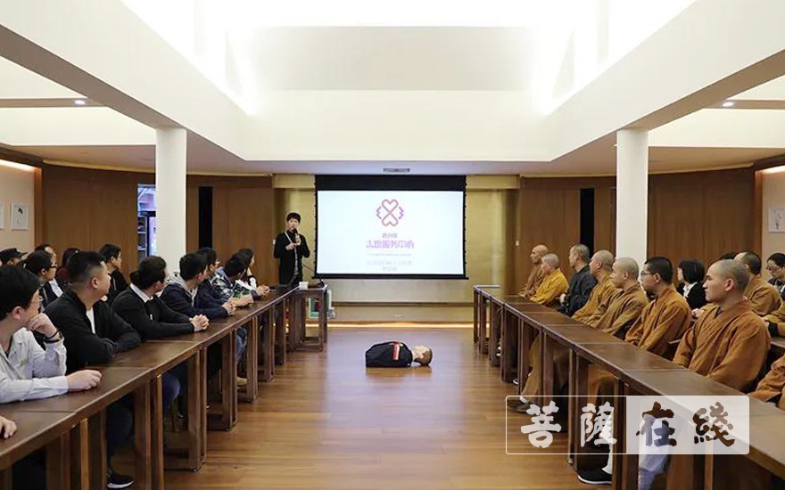 「南普陀寺」厦门南普陀寺全面配置“救命神器”AED,织就生命安全保障网 「南普陀寺」厦门南普陀寺全面配置“救命神器”AED,织就生命安全保障网
