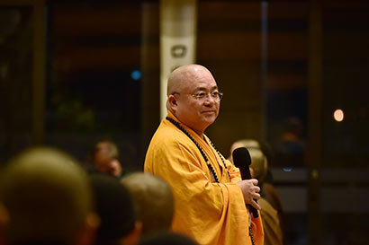 「法鼓山」环保跨年 台湾法鼓山静坐念佛迎新年