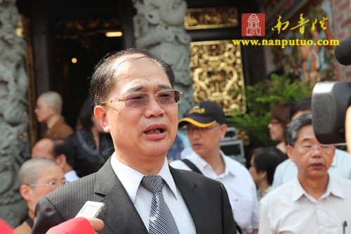 「金门」两岸嘉宾共同参加金门海印寺大雄宝殿落成剪彩 「金门」两岸嘉宾共同参加金门海印寺大雄宝殿落成剪彩
