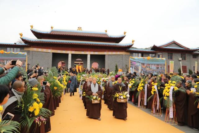 「佛教」感人肺腑 | 纯一法师泪送恩师一诚长老 《云间》动容全场念哭自己