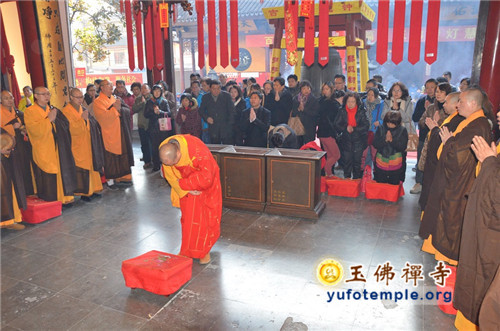 「上海外滩踩踏事件」上海玉佛禅寺为外滩踩踏遇难者举行超度法会