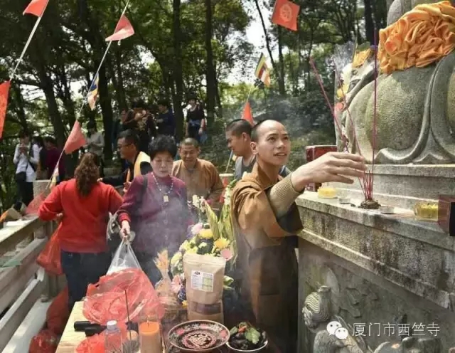 「佛教」福建厦门西竺寺清明祭拜宏辉老和尚塔 「佛教」福建厦门西竺寺清明祭拜宏辉老和尚塔