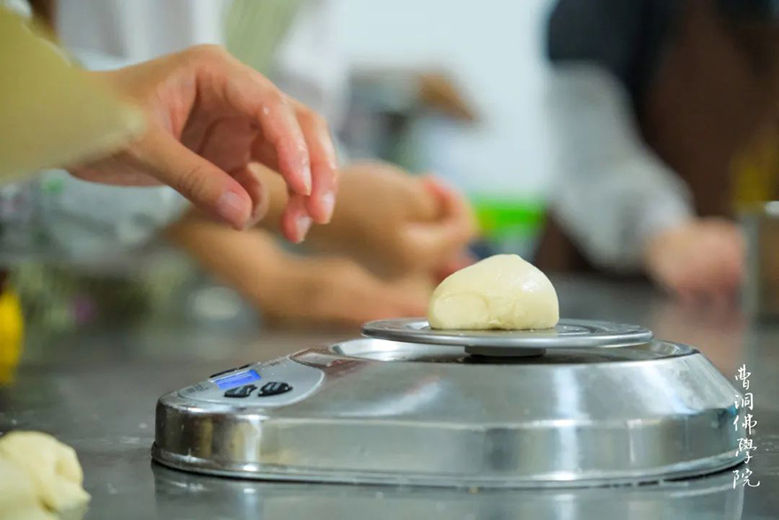 「佛教」甜甜蜜蜜、可可爱爱,曹洞佛学院法师们的烘焙技能点拉满! 「佛教」甜甜蜜蜜、可可爱爱,曹洞佛学院法师们的烘焙技能点拉满!