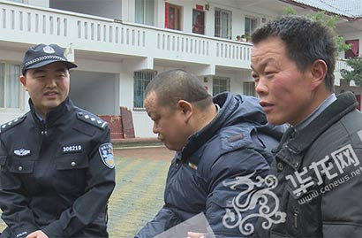 「社会万象」男子失忆流落街头 居士寺院先后收留11年