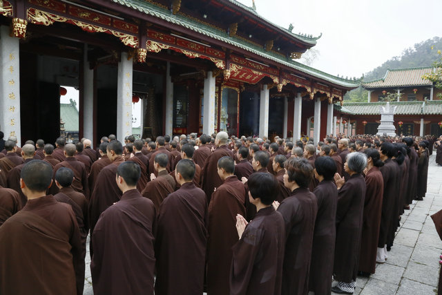 「佛教」广东陆丰市佛协为尼泊尔及西藏地震灾区祈福赈灾捐款