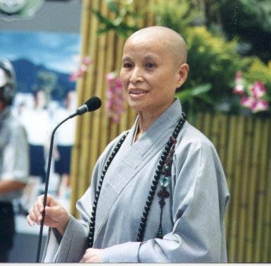 ＂东方德蕾莎＂证严法师-富可敌国的苦行僧