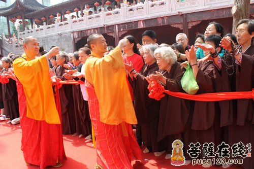 「佛教」南京毗卢寺隆重举行万佛楼落成十周年庆典暨观自在大佛开光法会