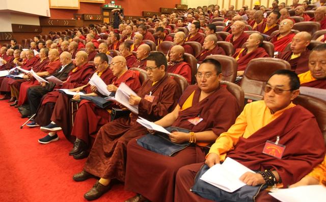 「佛教」甘孜州佛教协会第八次代表会议在康定隆重举行