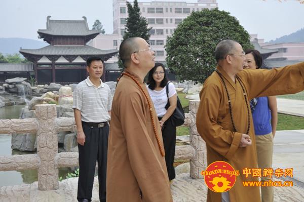 「佛教」加拿大佛教会会长达义法师参访广东南华禅寺