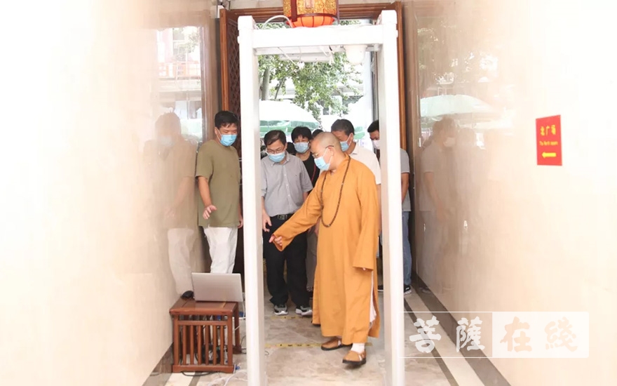 「大佛寺」广州市民宗部门领导赴大佛寺视察 寺院防疫工作获肯定 广州市大佛寺 「大佛寺」广州市民宗部门领导赴大佛寺视察 寺院防疫工作获肯定 广州市大佛寺