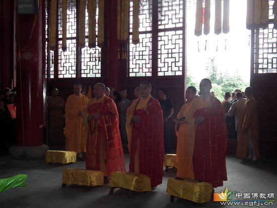 「奉化」浙江奉化岳林禅寺隆重举行千人供斋法会 「奉化」浙江奉化岳林禅寺隆重举行千人供斋法会