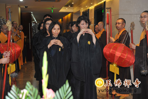 「佛教」上海玉佛禅寺举行第二十二届传授三皈五戒法会