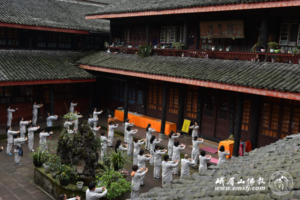 「佛教」四川峨眉山伏虎寺遍吉祥养生禅修开课