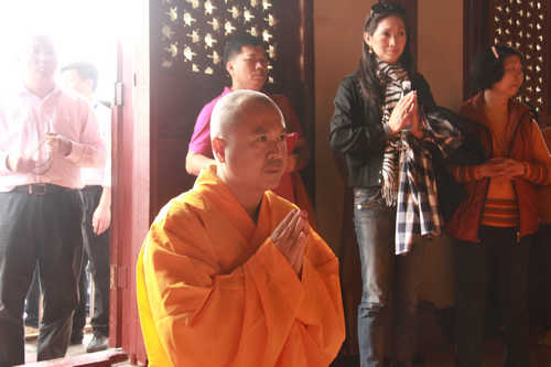 「弘法寺」广东深圳弘法寺隆重举行泰国官员顿力法师还俗仪式