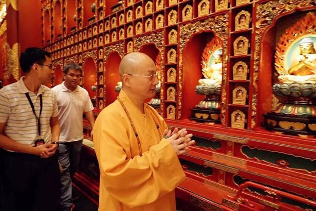 「传喜法师」处处光明——传喜法师印尼 新加坡弘法行圆满