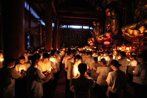 「佛教」广东韶关南华禅寺举行第十届“禅悦行”夏令营传灯法会