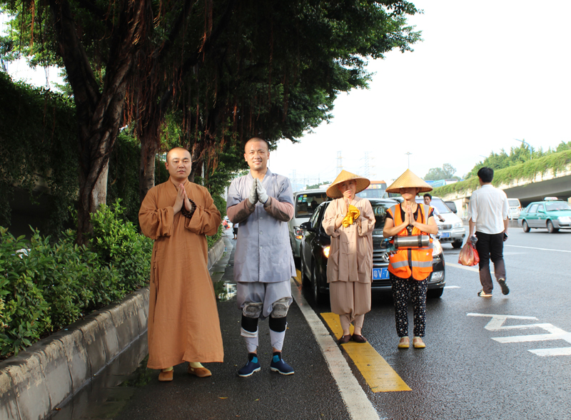 「大佛寺」广东广州大佛寺如润法师从厦门三步一拜前往云南鸡足山