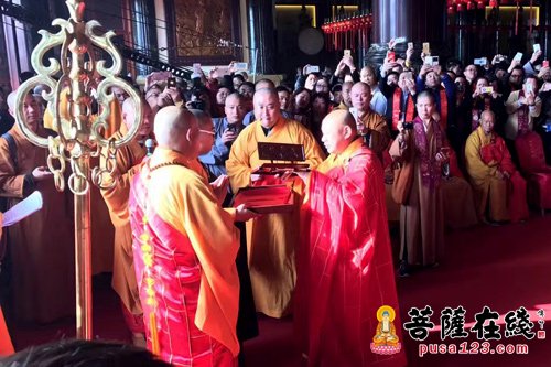 「佛教」普俊法师升座 学诚大和尚送座