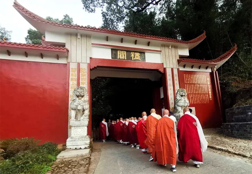 「佛教」禅宗薪火传千年 何惧暴雨袭净居