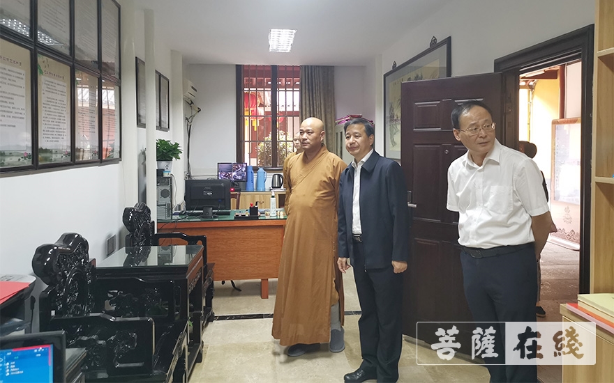 「绍兴」绍兴市人大副主任王继岗一行前往龙华古寺调研宗教工作 「绍兴」绍兴市人大副主任王继岗一行前往龙华古寺调研宗教工作