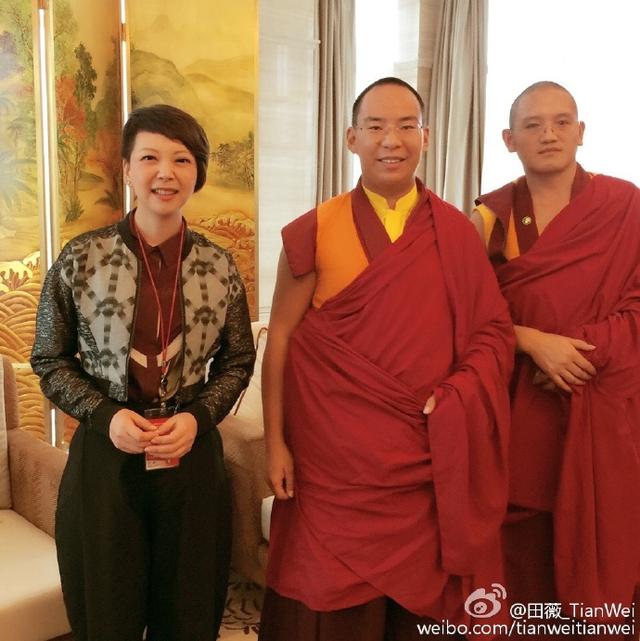「班禅喇嘛」班禅现身博鳌 为何主持人直呼“穿越”？