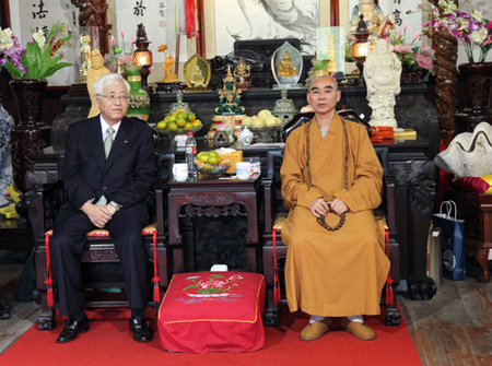 「佛教」日本京都银行会长柏原康夫一行参访浙江宁波天童禅寺