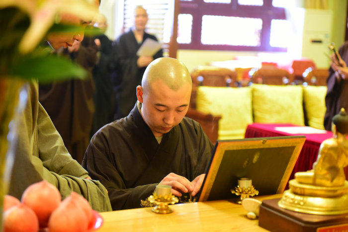 「东林寺」江西九江东林寺举行2016年佛诞日剃度仪式