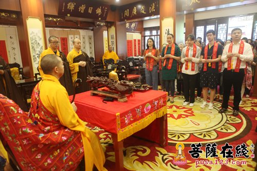 「佛教」上海二严寺举行“西方三圣像、地藏菩萨、二十四尊天像”装金仪式暨祈福法会