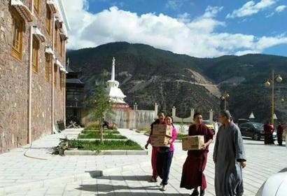 「佛教」云南佛教协会为尼众寺院举行慈善义诊并发放爱心物资