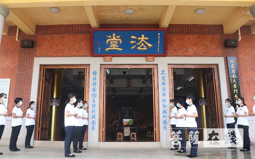 「佛教」福建省南天普门慈善基金会携手泉州市各宗教举行共同抗疫捐赠活动 「佛教」福建省南天普门慈善基金会携手泉州市各宗教举行共同抗疫捐赠活动