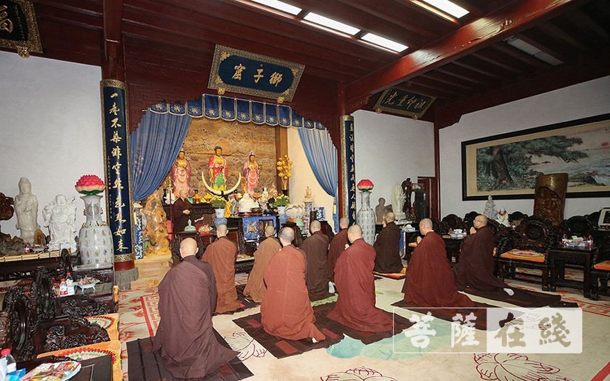 「普陀山」普陀山悦岭净院等寺院结夏安居,礼请道慈大和尚为依止律师 「普陀山」普陀山悦岭净院等寺院结夏安居,礼请道慈大和尚为依止律师