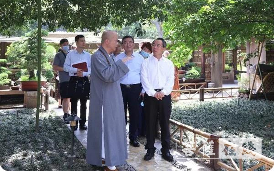 「佛教」上海市政协主席董云虎赴龙华寺调研 「佛教」上海市政协主席董云虎赴龙华寺调研