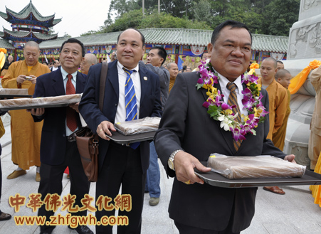 「佛教」六祖八塔装藏圆满仪式在广东肇庆四会六祖寺举行 柬埔寨僧王参加