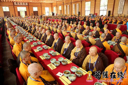 「台海时事」海峡两岸2015年修福修慧供千僧斋会在上海龙华古寺举行