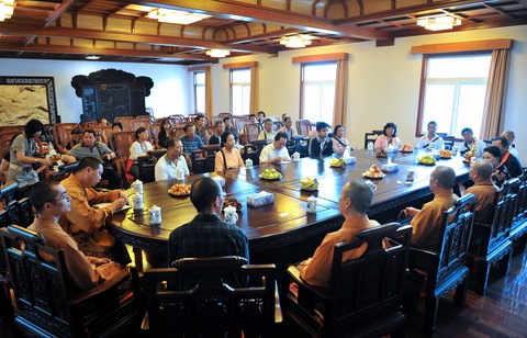 「普陀山」台湾彰化县清水岩寺管理委员到浙江普陀山朝拜