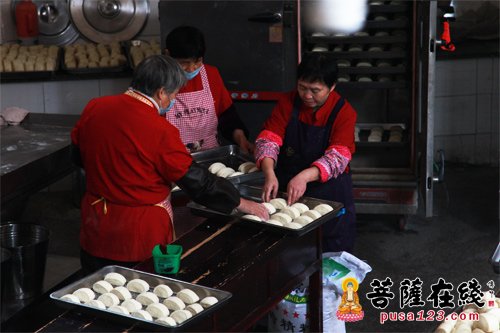「佛教」能仁的布施者 菩萨的行者