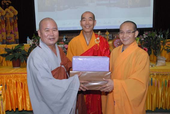 「佛教」中国法门寺与韩国道诜寺结为友好兄弟寺院立碑仪式在法门寺举行 「佛教」中国法门寺与韩国道诜寺结为友好兄弟寺院立碑仪式在法门寺举行