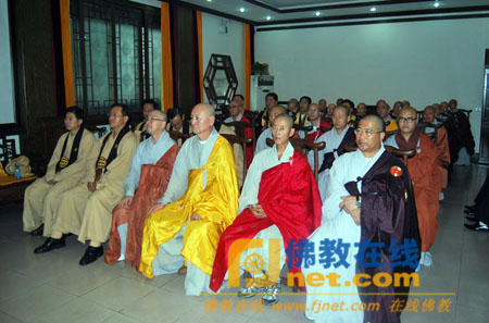 「佛教」韩国佛教代表团法显法师一行到洛阳白马寺体验修行