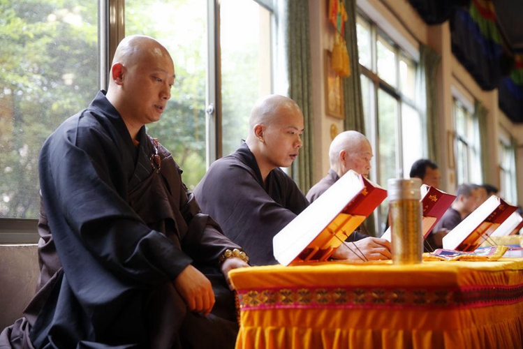 「华严经」伽蓝圣诞慧日禅寺启建华严法会
