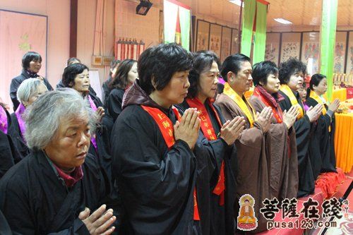 「报国寺」上海报国寺举行2013年三皈依受五戒法会